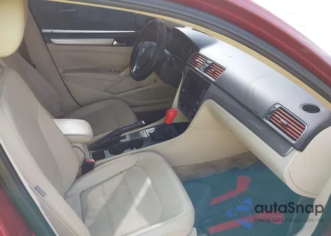 2015 Volkswagen Passat 1.8T Limited Edition из США, поврежденный, VIN 1VWAT7A3XFC107428